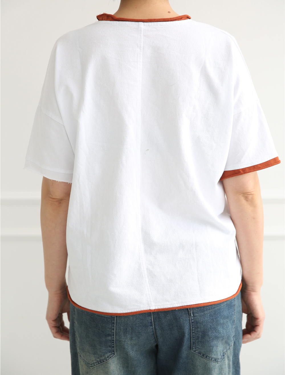 반팔 티셔츠 모델 착용 이미지-S1L15